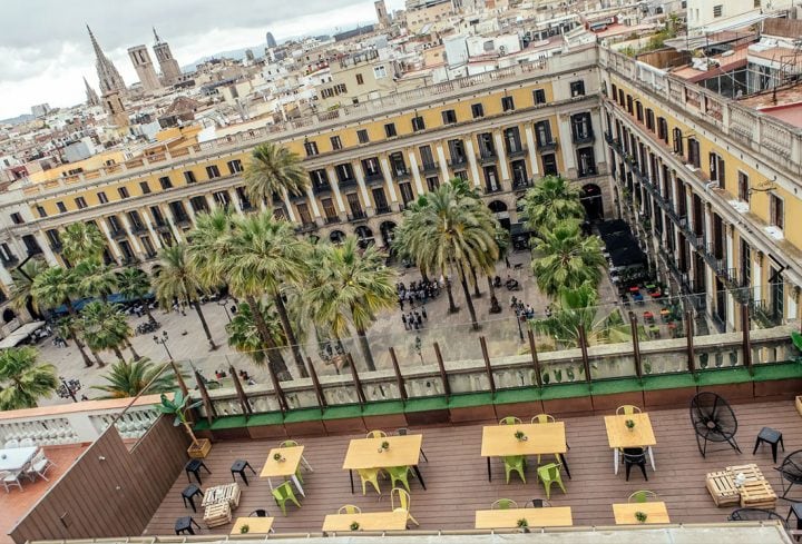 The Best Party Hostels in Barcelona | Where To Stay In Barcelona If You Want to Party post thumbnail image